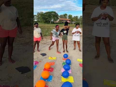 El juego del dado y los globos coloridos.