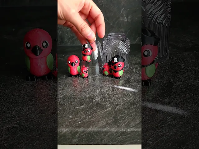 Little Parrot of the Caribbean / Keychain video thumbnail