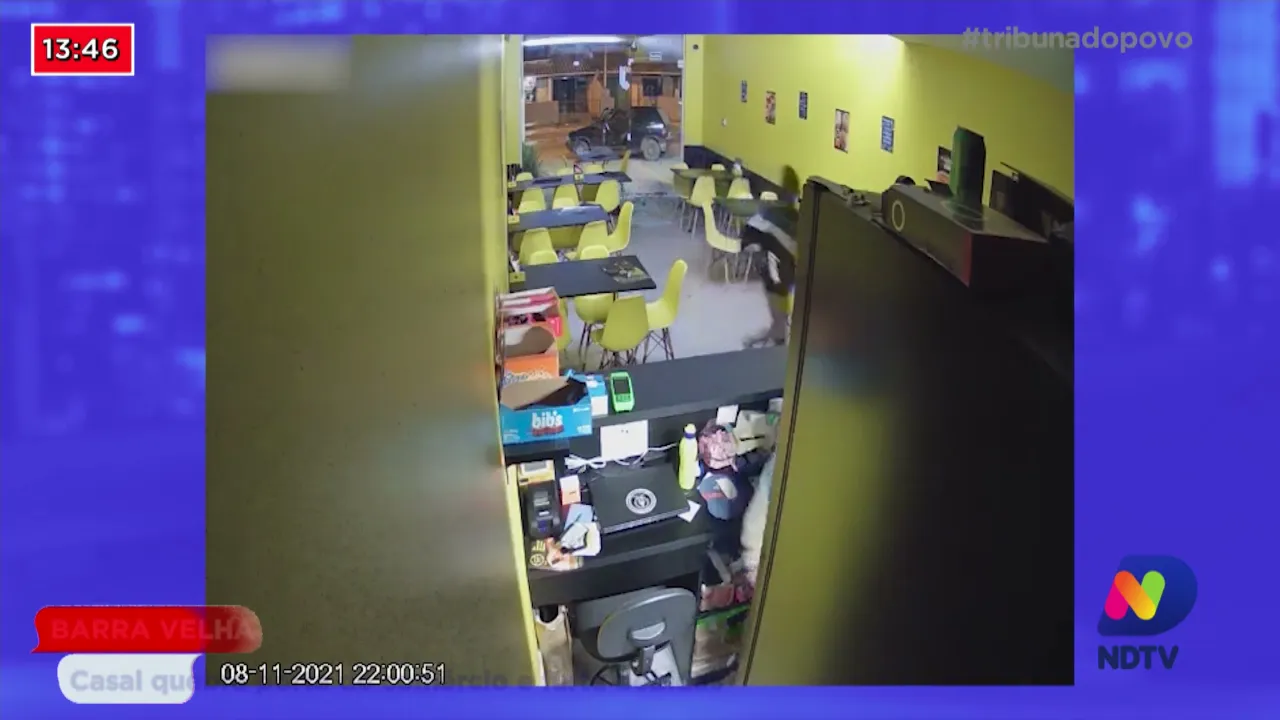 Barra Velha: Casal quebra porta de comércio e furta bebidas
