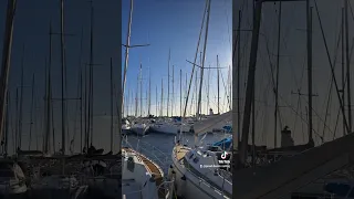 Crazy wind today! Gusting 49 knots! 😅