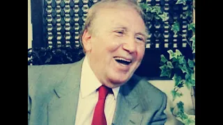 المذيعة كوثر البشراوي و لقاء نزار قباني في لندن ١٩٩٣ 