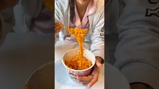 جربنا اليوم النكهة الجديدة من النودلز الكوري شوفو راينا بالاخير Food Noodles  جربنا اليوم النكهة الجديدة من النودلز الكوري شوفو راينا بالاخير Food Noodles