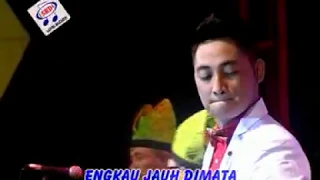 Download Irwan - Sapu Tangan Merah [Official Music Video] MP3