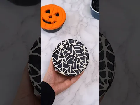 Easy Halloween mini cakes #cake #halloween