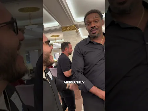 Обсудил UFC с Джон Джонсом. Он может побить двоих сразу
