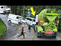 Download Lagu BENTURAN KERAS !!! BAGIAN DEPAN MINIBUS RINGSEK, Detik Detik Menegangkan Terjadi di Sitinjau Lauik