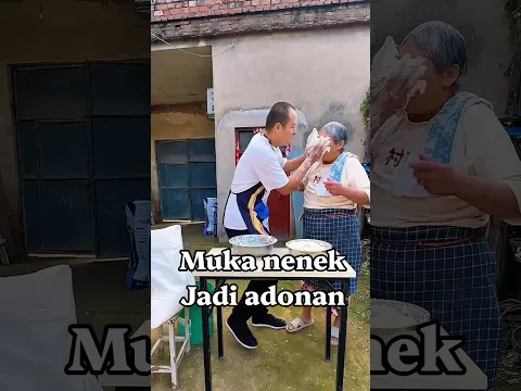 Muka Nenek Dijadiin Kue Sama Cucunya🤣