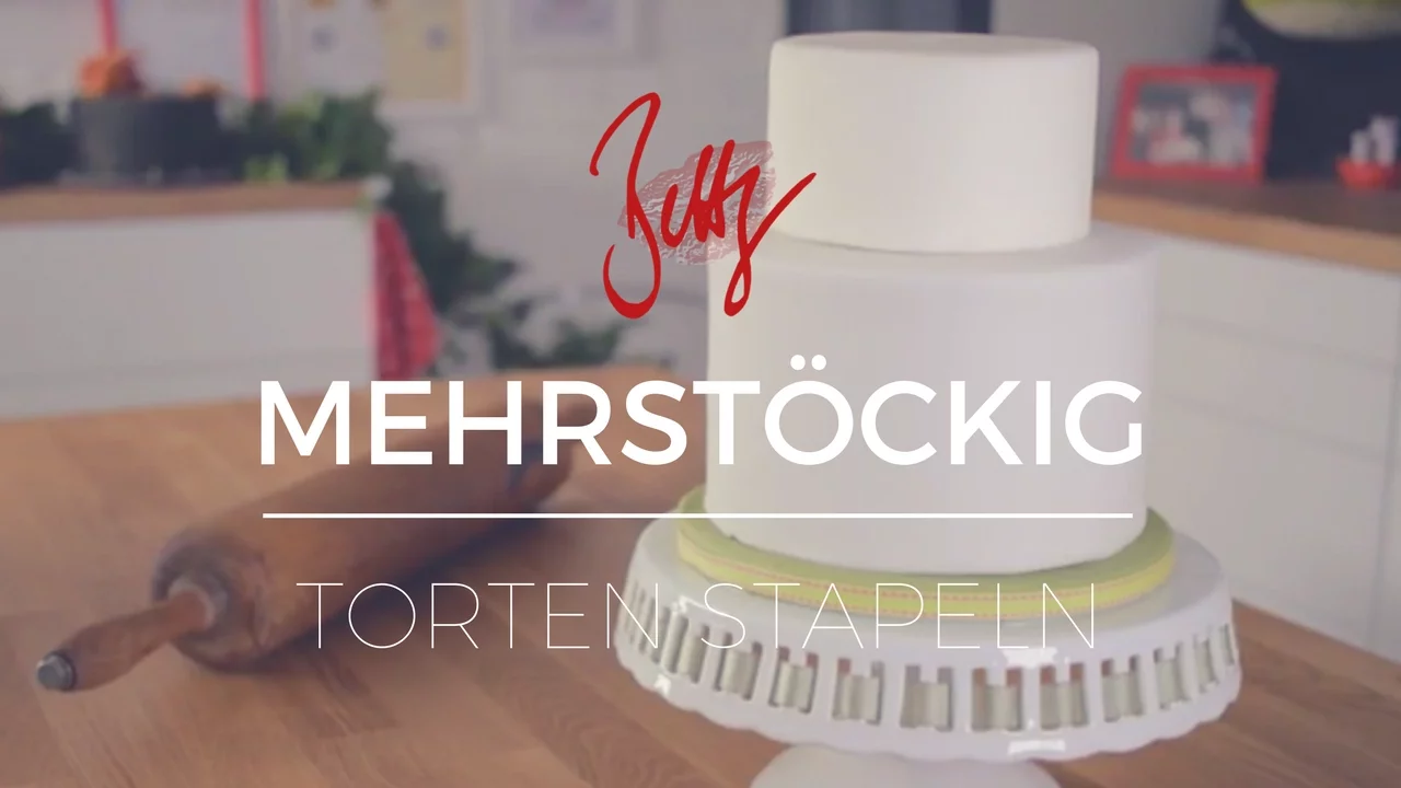 Heute zeige ich euch, wie ihr selber ganz einfach eine zweistöckige Torte machen könnt Himbeercreme:. 