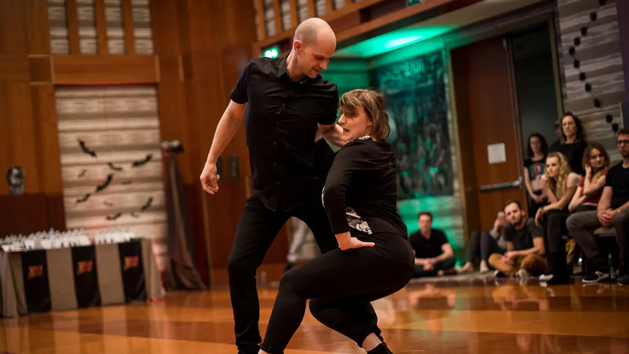Lee Easton & Fabienne Easton  "I'm Your Baby Tonight" - ProShow Impro - Warsaw Halloween Swing 2021