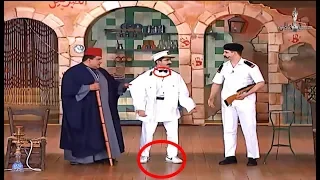 أكتر مشهد مضحك من مسرحية حكيم عيون    احمد حلمي حرفيا  هيموتك ضحك وهو بيفتش القهوة   دندنها