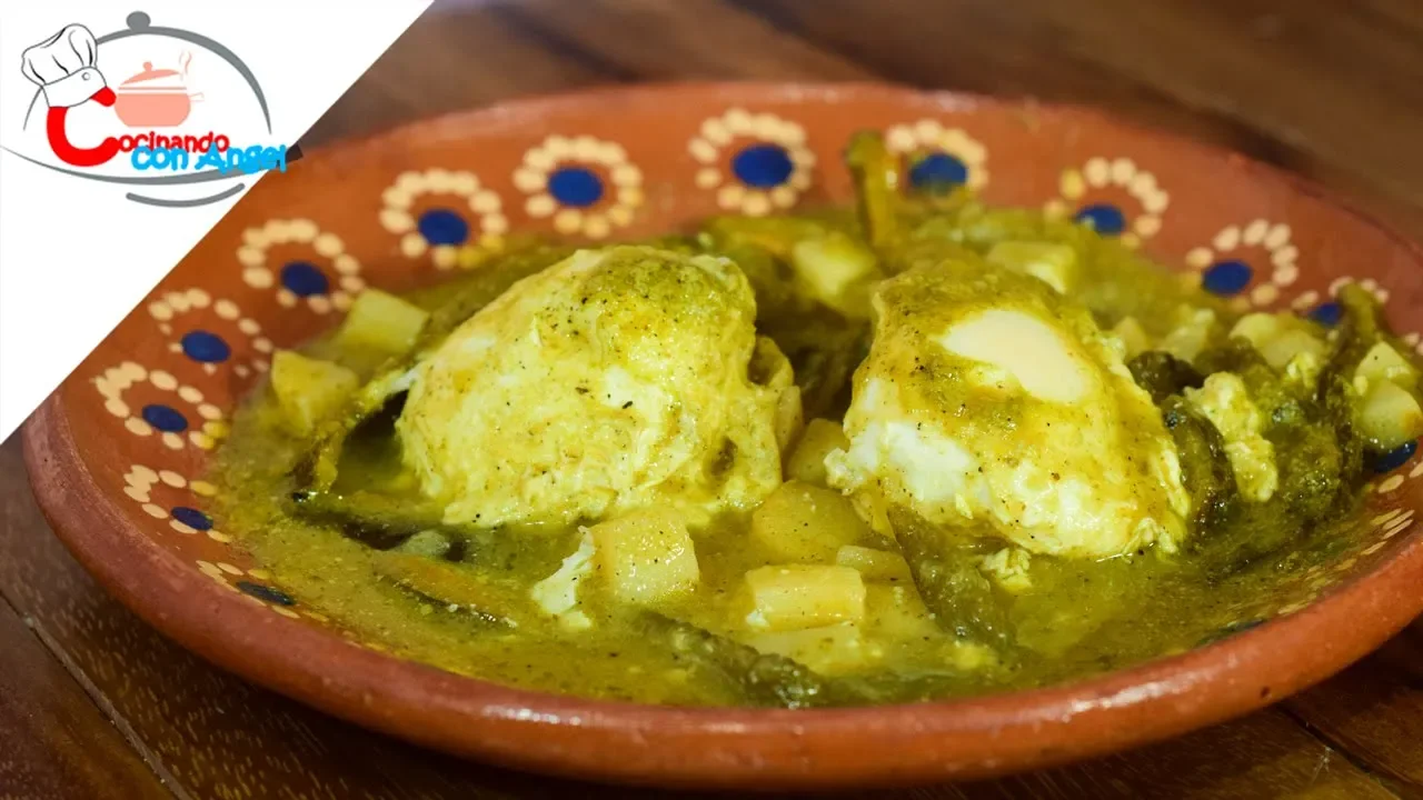 Huevos Ahogados en Salsa Verde   Receta Fcil