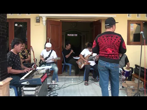 Download MP3 KERUDUNG KEPALSUAN - Papi Wiyanto (Pimp. OGS BAND) - OGS BAND #ogsbanddangdut