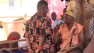 ozzybee receives royal honour by igwe nnewi at nnewi ofala festival 2018