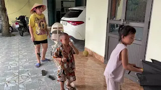 Thúi Khắm Lặm Đòi Tắm Mua Tí Thì Bị Mẹ Sen Tẩn