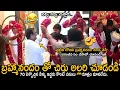 Download Lagu 70 ఏళ్ళొచ్చిన చిరు అల్లరి తగ్గలేదు🤣👌: Chiranjeevi Hilarious Fun With Brahmanandam at His Residence