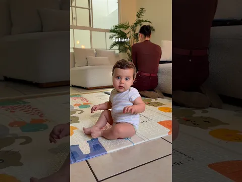 Avísenme si gatea pero solo con emojis 😍 #funny #baby