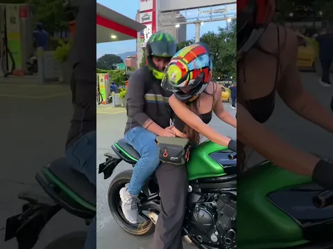 Download MP3 Cuando el copiloto me ensucia el sillín 👀😅 #humor #eli #motos