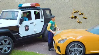 Bee Hive Trouble! Toy Car Learns a Safety Lesson