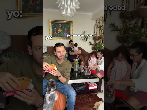Todos a mi edad teniendo hijos… y yo: 🌭😂