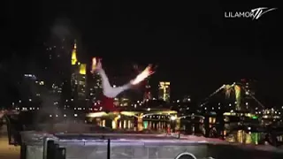 لسه مجاش اللى يخربشنا  وضعنا ف الدنيا  معيشنا    دندنها