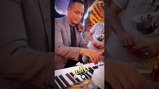 كوكب الصعيد محمود سليم     عراف   ه خبط  ت على الباب قالتلى تعالا شوف حظك   اسمع الجديد        دندنها