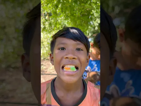 WAIT… 👀 WHICH TROLLI WORM WILL I PICK?! 🐛🤤 BET YOU CAN’T GUESS! 🍬🔥