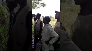 اسلام جماعة من الوثنيين والنصارى وخلعه الصليب رحلة إفريقيا هشام صدقي الابراشي  اسلام جماعة من الوثنيين والنصارى وخلعه الصليب رحلة إفريقيا هشام صدقي الابراشي