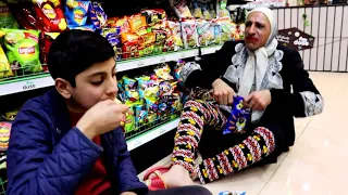 ابتهاج سطو مشل ح على سوبر ماركت هابي دوز أكلنا كل الشوكلاته والشيبس اللي عندهم 