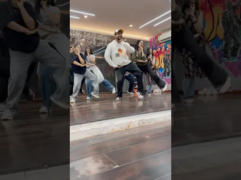 Aahista Aahista.but watch till the end.👀🔥 #viijayakodiya #dancevideo #viralshorts #aahistaaahista