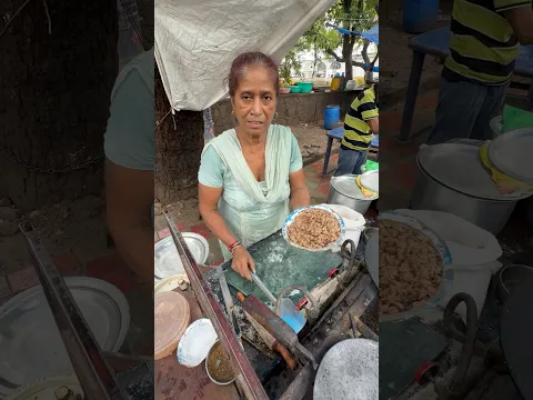 आँटी ने बचे हुए चावल का बना दिया बाहुबली पराँठा 😋#youtubeshorts #reels