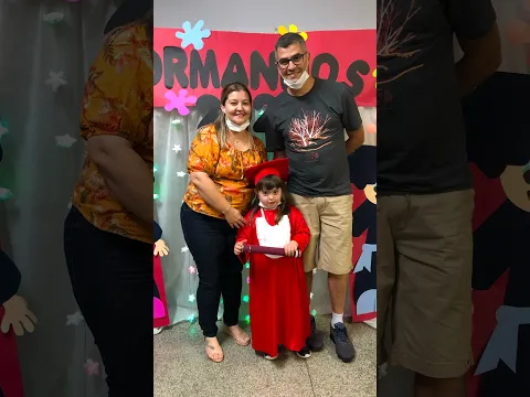 Apesar da síndrome de Down, ela aprendeu a ler e emocionou a família! Veja completo no canal.