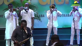 idika akis a very compelling sound draws us into an atmosphere of personal worship and praise the