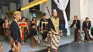 Upacara Penobatan HANGABEHI Jadi RAJA KERATON Solo, SISKS PAKUBUWONO XIV ! Dihadiri Raja2 Nusantara