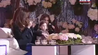 مفابلة نانسي مع الام تيفي بتغني روح الماما دندنها