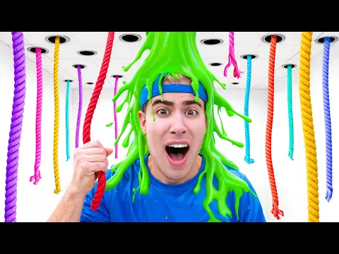 Video Thumbnail: 100 CUERDAS MISTERIOSAS SOLO 1 PARA ESCAPAR !!