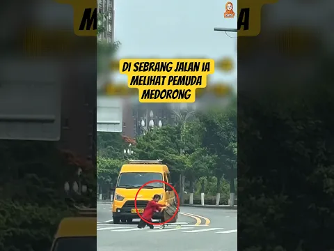Pemuda ini medorong Keranjag mangga..