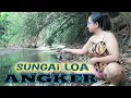 mancing di sungai hutan alam pedesaan yang indah di temani udara yang sejuk