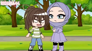 موقف حقيقي صار معي    قلت لسيدة ما بعرفها اتسني يا امي     دندنها