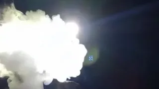 اشرب ونسئ والهمامك لاتفكر بلي يلومك 