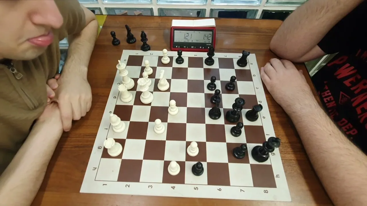 Blitz in Shemilovsky || Bolshevik (1433) vs Khoroshun Vladimir (1746)
