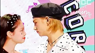 Hyunjin And Jennie Interaction 