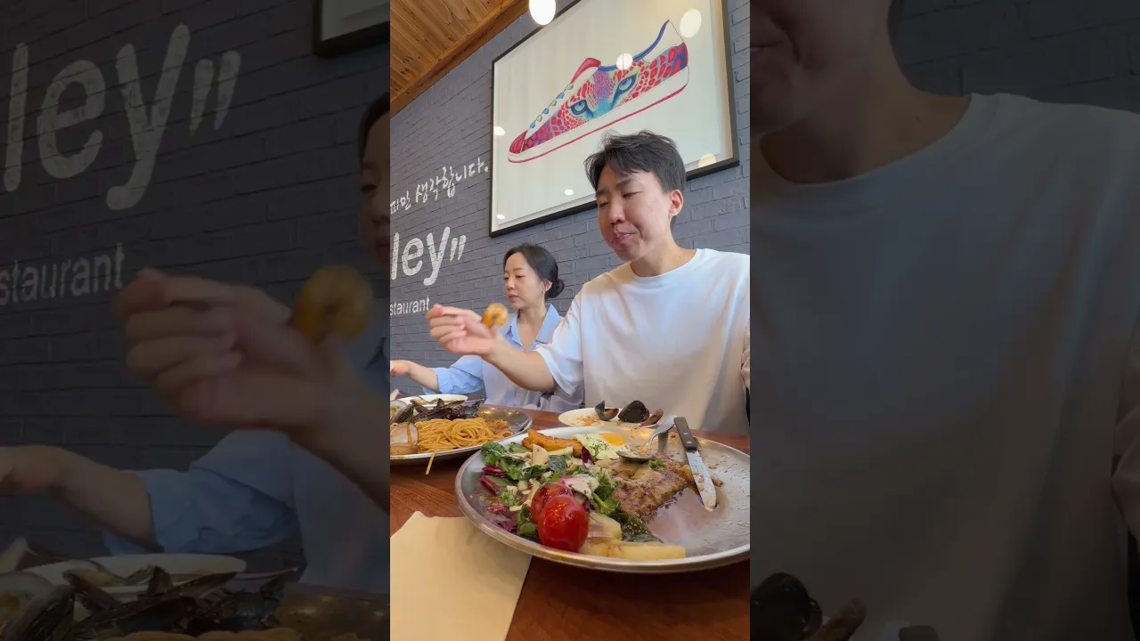 다정한 연하남이랑 데이트하면 생기는 일