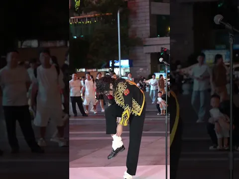 Wow! Who's there? Mj on street  202 #Moonwalk #MJ  #Jacko