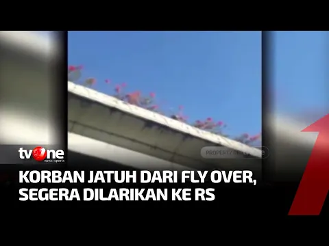 Nahas! Seorang Pemotor Ditabrak Hingga Jatuh dari Flyover Pesing