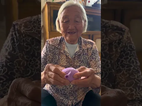 Grandma makes crispy rice balls. Kids make them too—so much fun! #Grandma #RuralLife
