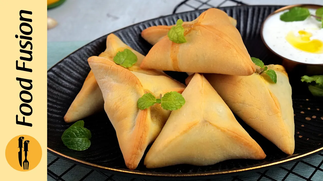 Spinach Fatayer (Lebanese spinach pies) Recipe By Food Fusion