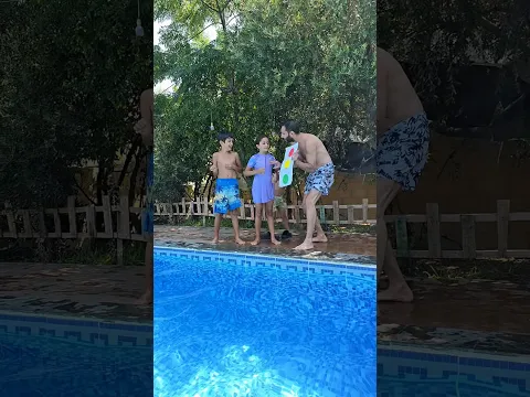 اشارة المرور في المسبح الجميل!
