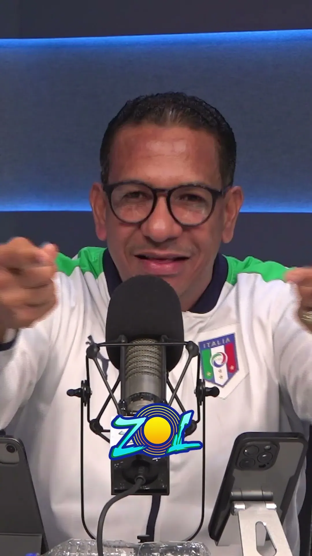 “USTEDES QUIEREN QUE TODO SE LO DEN”