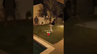 ماتيجى نركن الزعل و تحكيلى اللى فاتنى 