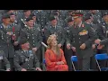 Download Lagu Koning wordt weggestuurd: Prinses Amalia alleen met haar huzaren!